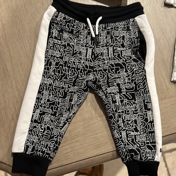 Set - Picture 2 of 4